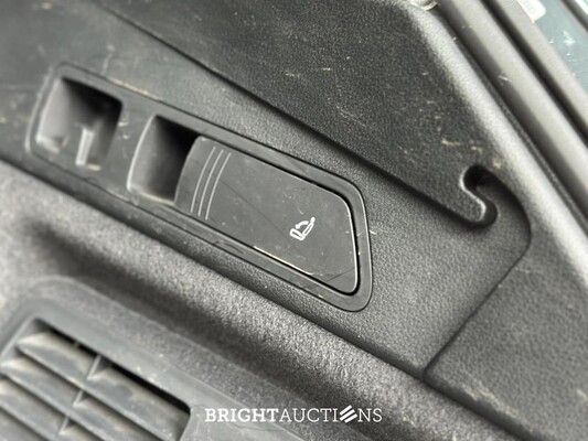 Audi E-tron 50 quattro Business edition 71 kWh 313pk 2020 (Origineel-NL+ 1e eigenaar), J-695-PX