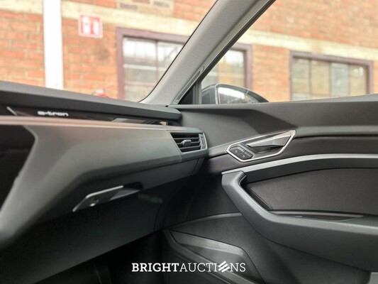 Audi E-tron 50 quattro Business edition 71 kWh 313pk 2020 (Origineel-NL+ 1e eigenaar), J-695-PX
