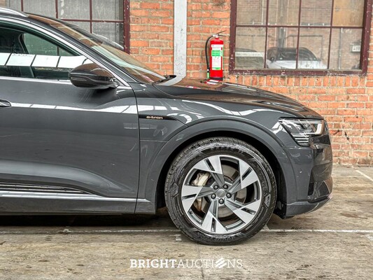 Audi E-tron 50 quattro Business edition 71 kWh 313pk 2020 (Origineel-NL+ 1e eigenaar), J-695-PX