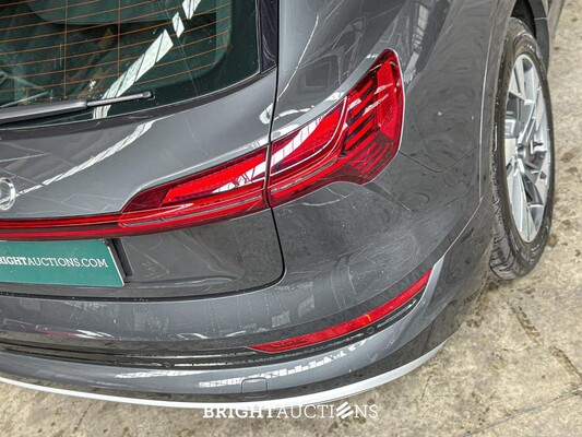 Audi E-tron 50 quattro Business edition 71 kWh 313pk 2020 (Origineel-NL+ 1e eigenaar), J-695-PX