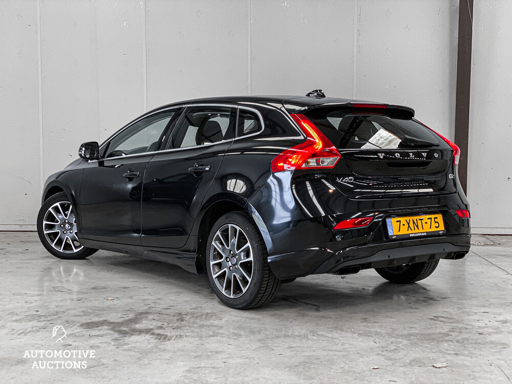 Volvo V40 1.6 D2 Momentum Business 144hp 2014, 7-XNT-75.