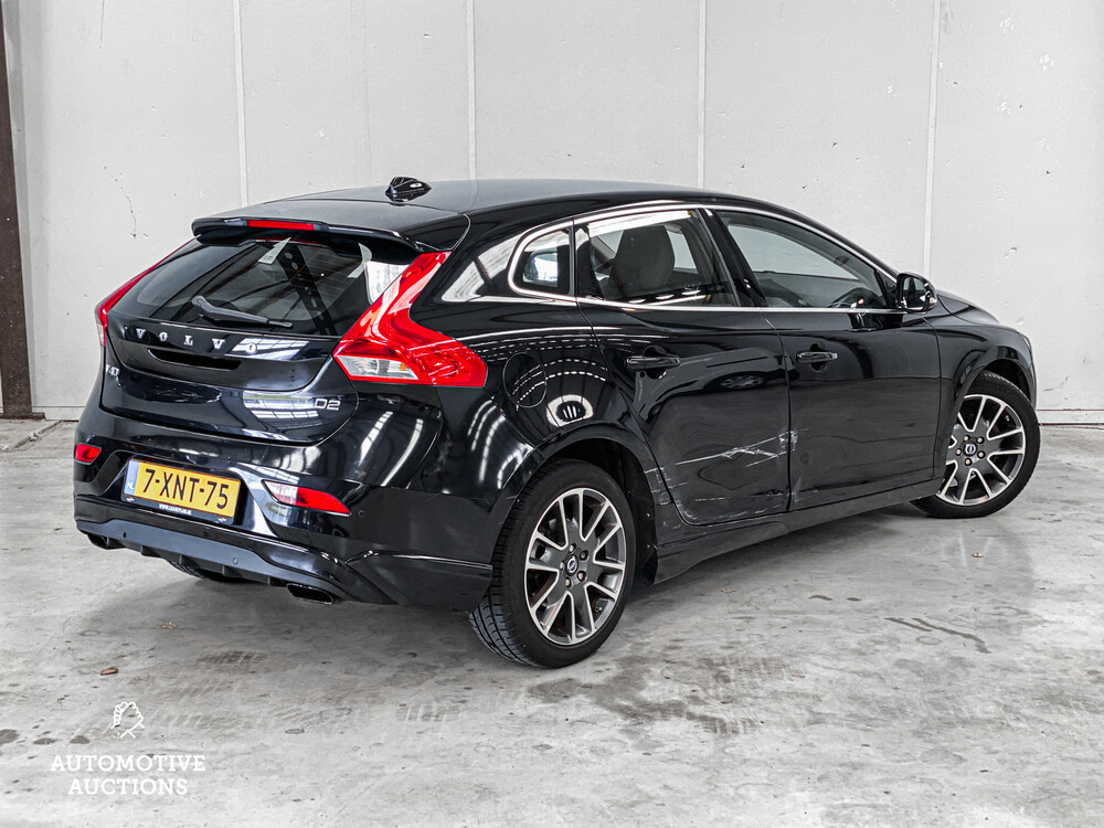 Volvo V40 1.6 D2 Momentum Business 144hp 2014, 7-XNT-75.