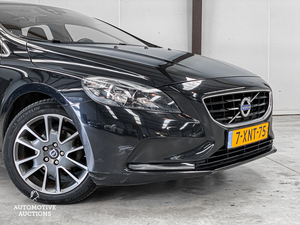 Volvo V40 1.6 D2 Momentum Business 144hp 2014, 7-XNT-75.