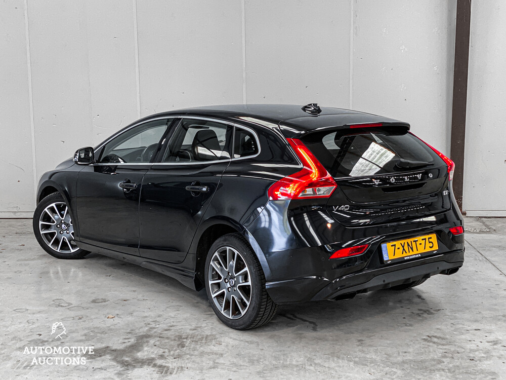 Volvo V40 1.6 D2 Momentum Business 144hp 2014, 7-XNT-75.
