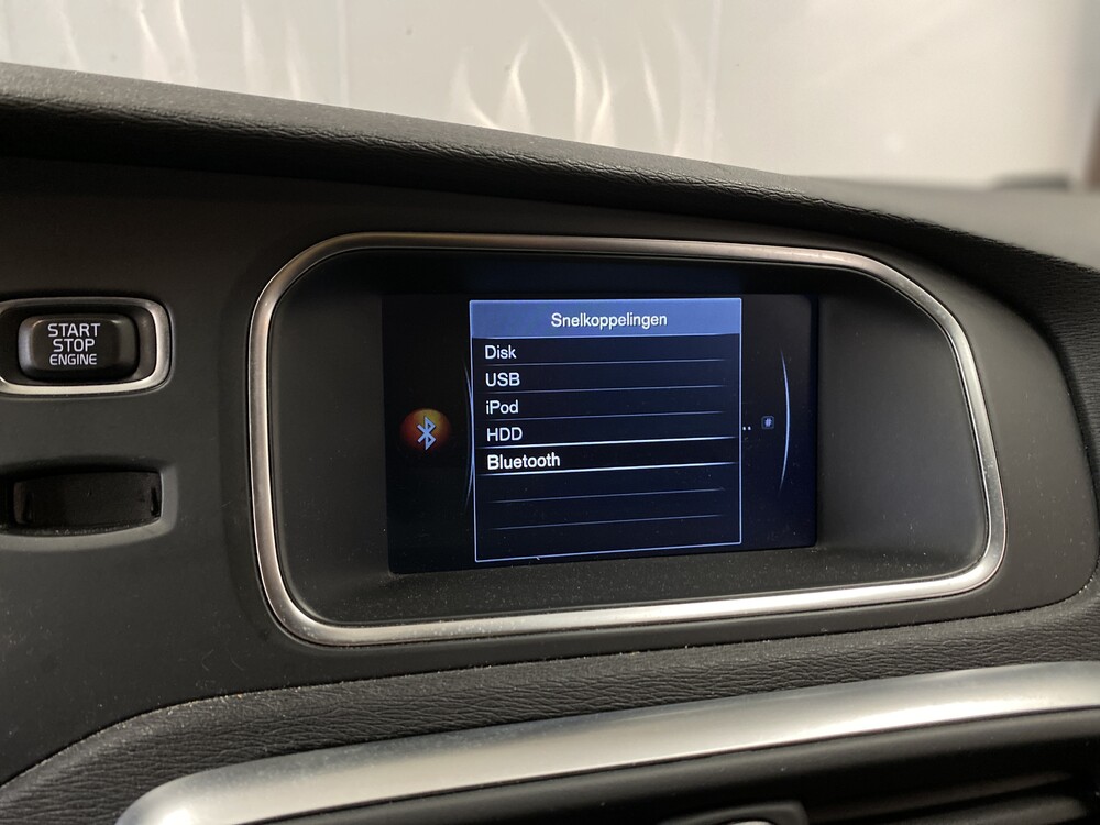 Volvo V40 1.6 D2 Momentum Business 144hp 2014, 7-XNT-75.