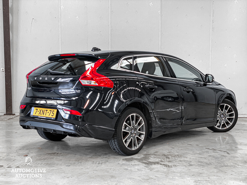 Volvo V40 1.6 D2 Momentum Business 144hp 2014, 7-XNT-75.