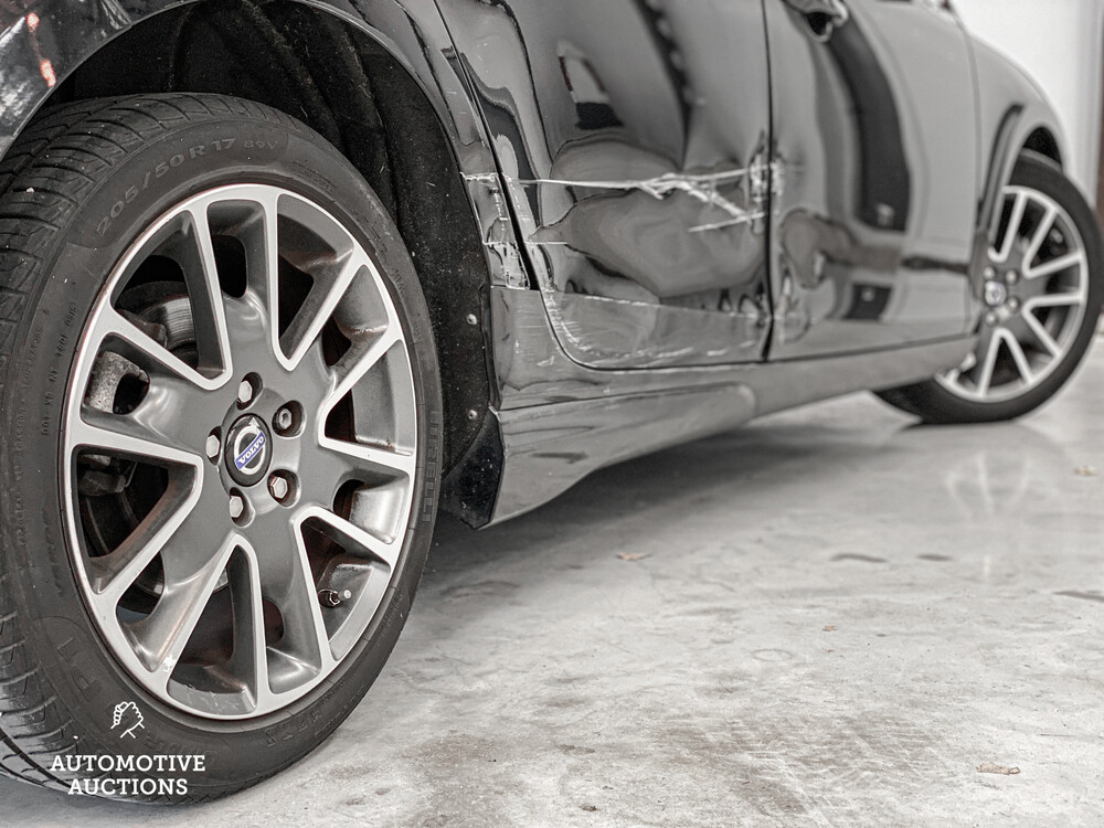 Volvo V40 1.6 D2 Momentum Business 144hp 2014, 7-XNT-75.