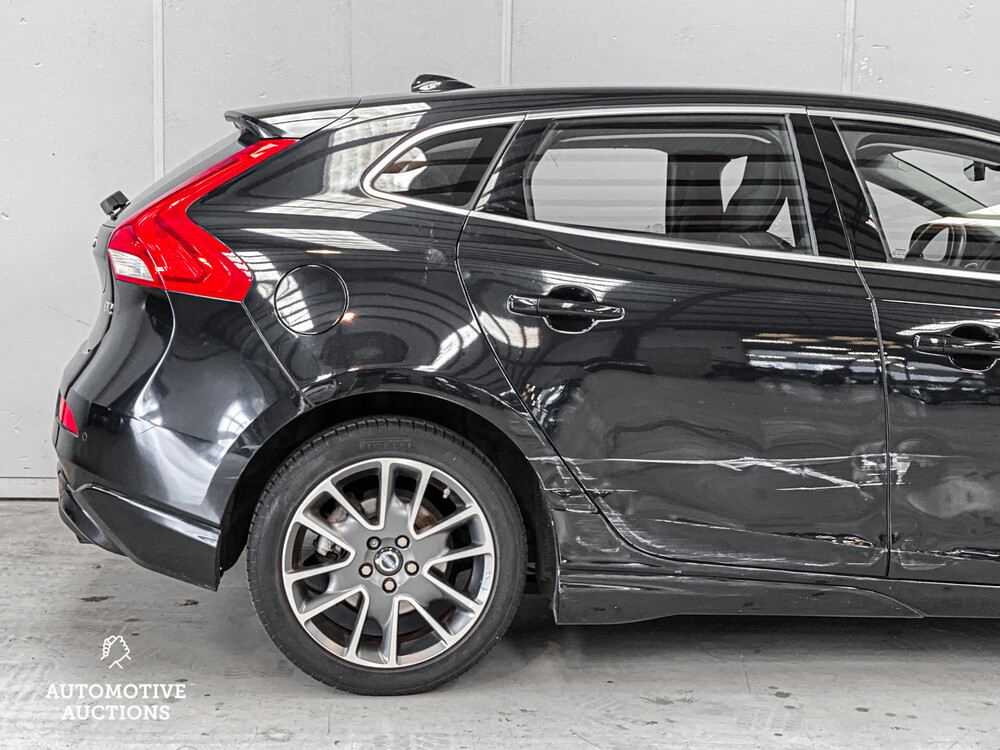 Volvo V40 1.6 D2 Momentum Business 144hp 2014, 7-XNT-75.