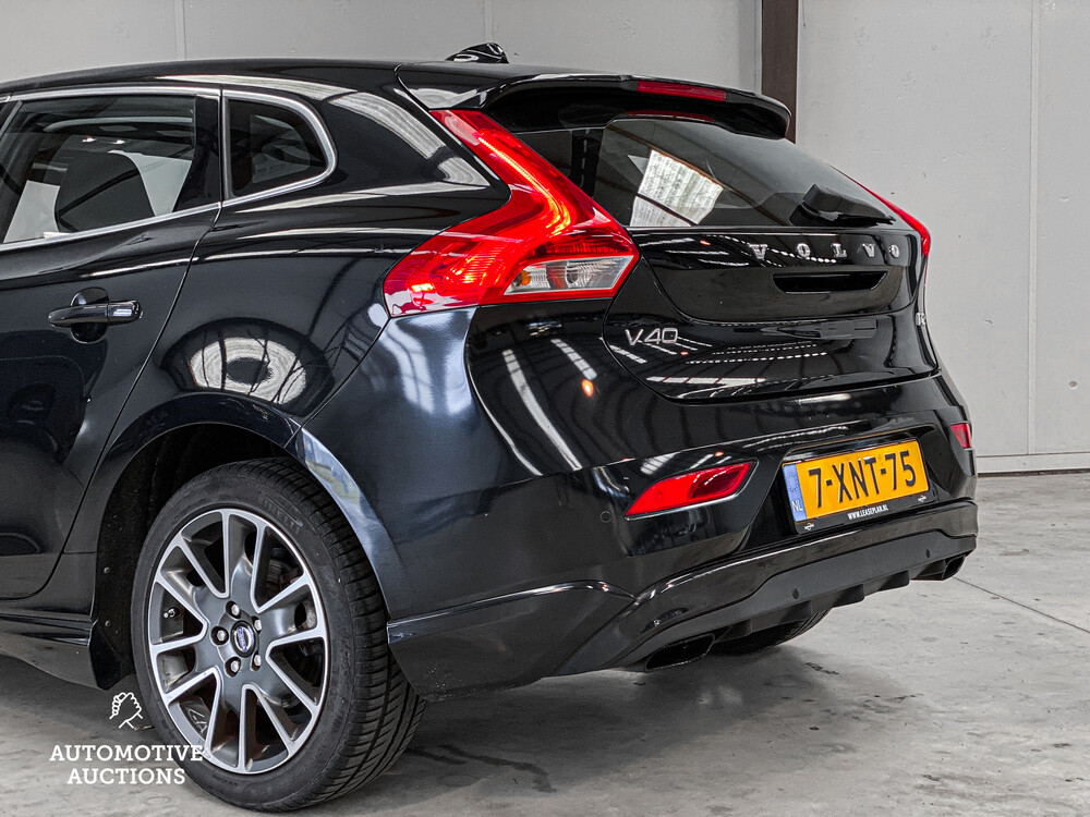 Volvo V40 1.6 D2 Momentum Business 144hp 2014, 7-XNT-75.