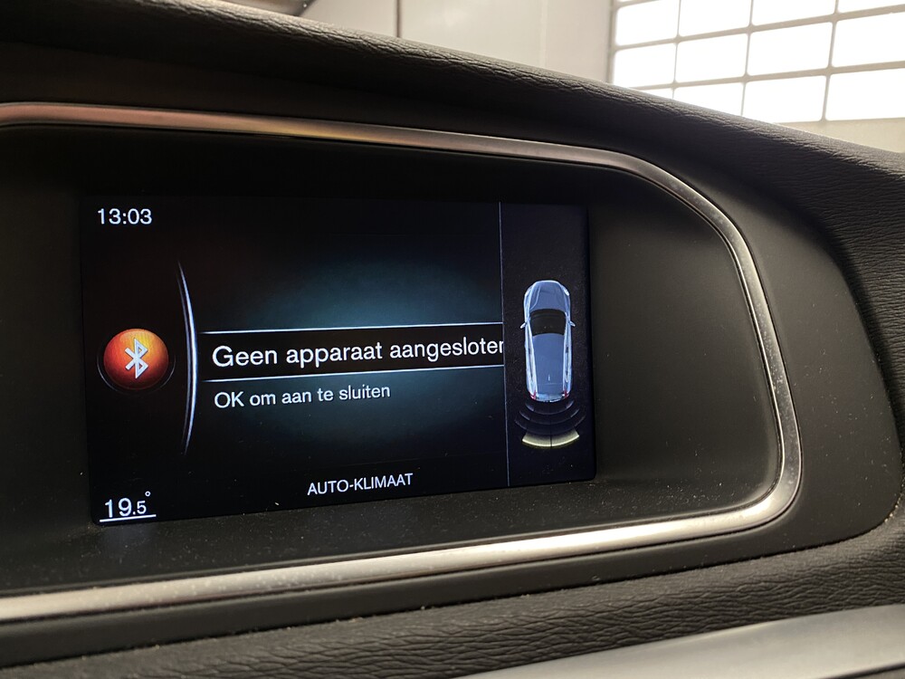 Volvo V40 1.6 D2 Momentum Business 144hp 2014, 7-XNT-75.