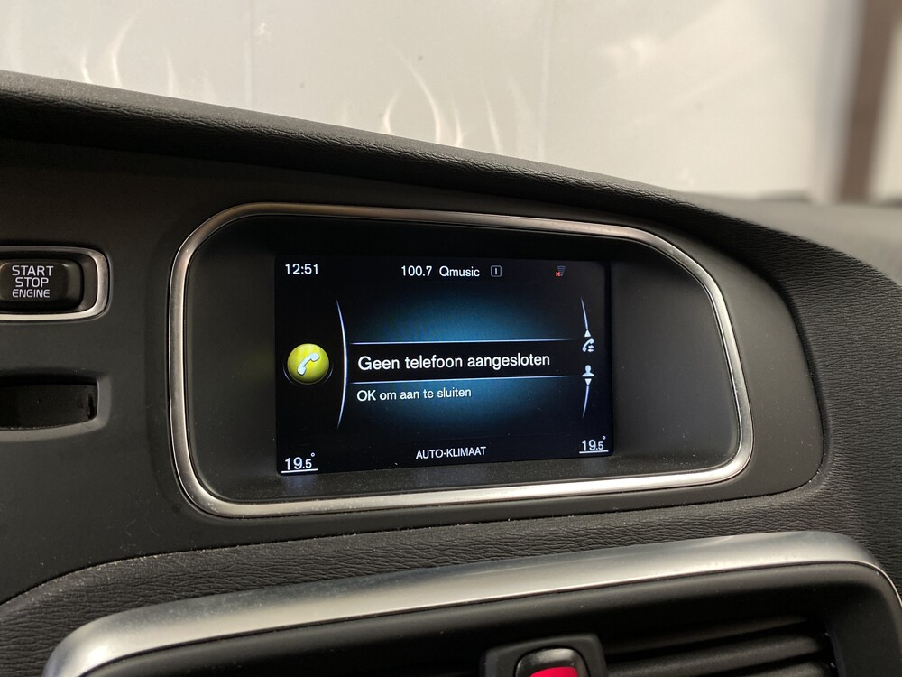 Volvo V40 1.6 D2 Momentum Business 144hp 2014, 7-XNT-75.