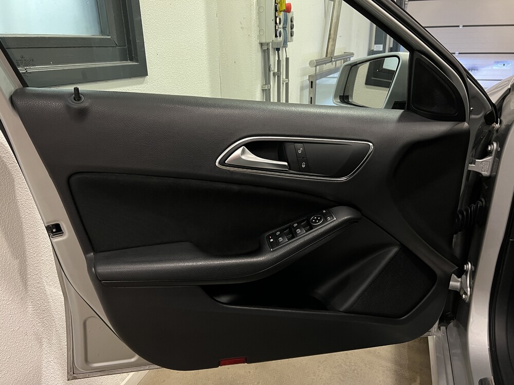 Mercedes-Benz A180 Edition 122PS 2013 -Org. NL-A-Klasse, 4-SGJ-16.