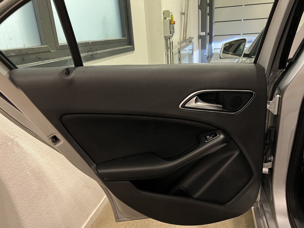 Mercedes-Benz A180 Edition 122PS 2013 -Org. NL-A-Klasse, 4-SGJ-16.