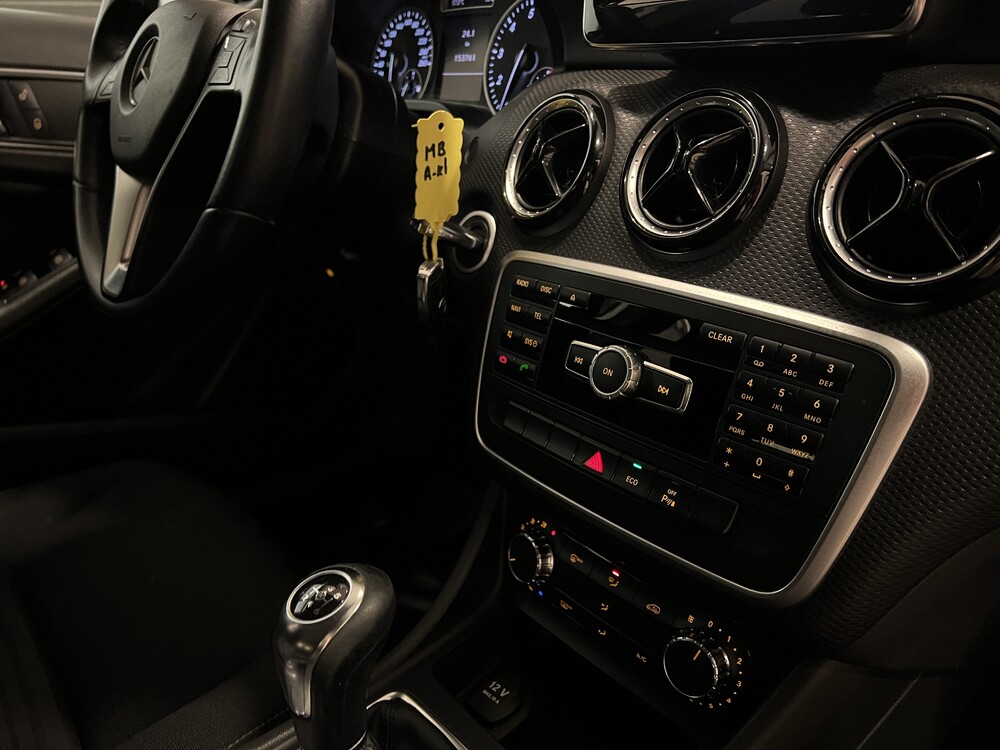 Mercedes-Benz A180 Edition 122PS 2013 -Org. NL-A-Klasse, 4-SGJ-16.