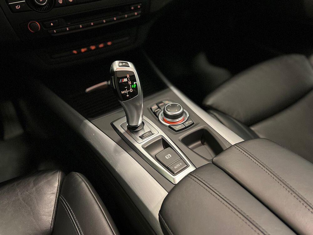 BMW X5 M50d 3.0 V6 381pk 2015 -Orig. NL-, 5-ZGF-72