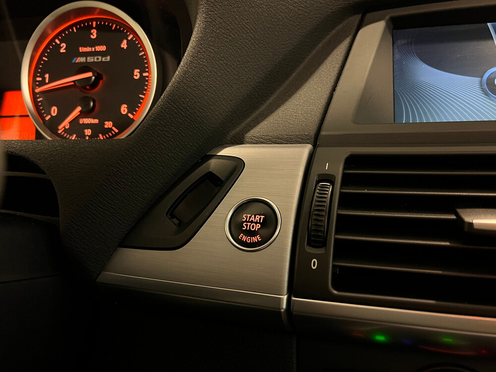 BMW X5 M50d 3.0 V6 381pk 2015 -Orig. NL-, 5-ZGF-72