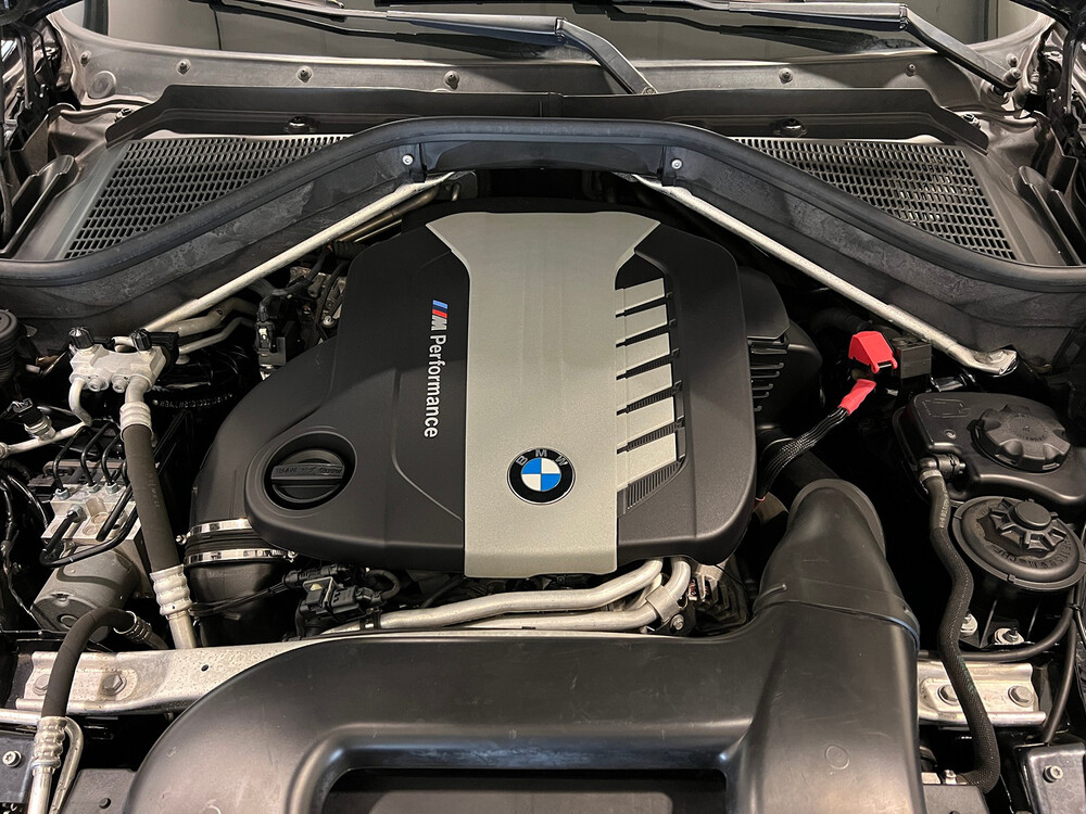 BMW X5 M50d 3.0 V6 381pk 2015 -Orig. NL-, 5-ZGF-72