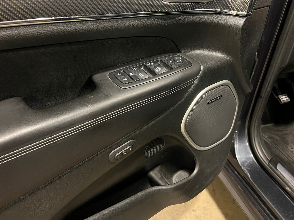 Jeep Grand Cherokee SRT 6.4 V8 Hemi 468hp 2015, XV-842-J