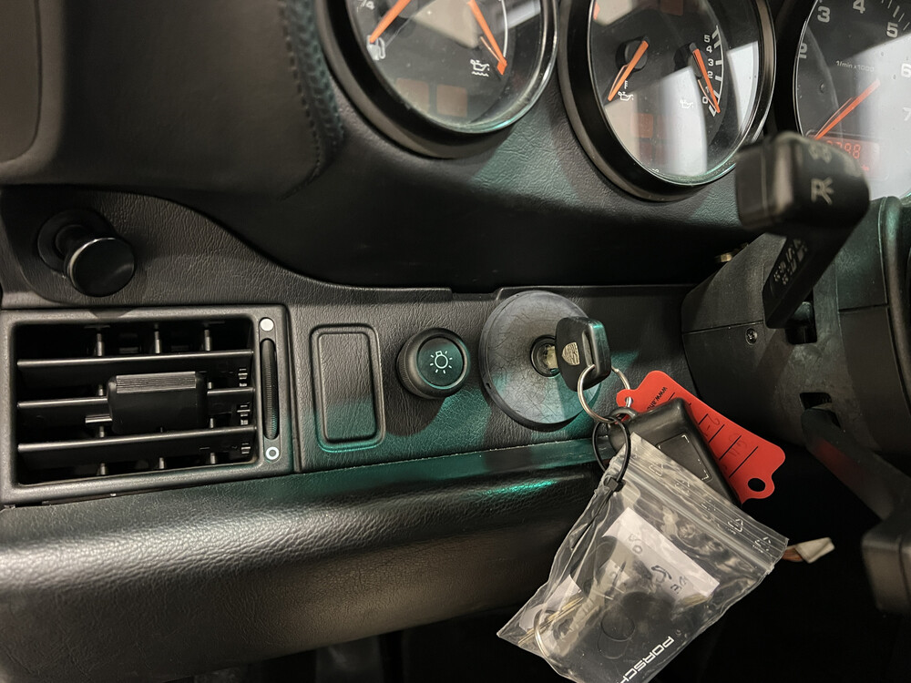 Porsche 911 993 3.6 Carrera 4 Coupé 272PS 1995, 2-KLZ-95