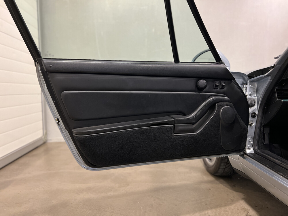 Porsche 911 993 3.6 Carrera 4 Coupé 272PS 1995, 2-KLZ-95