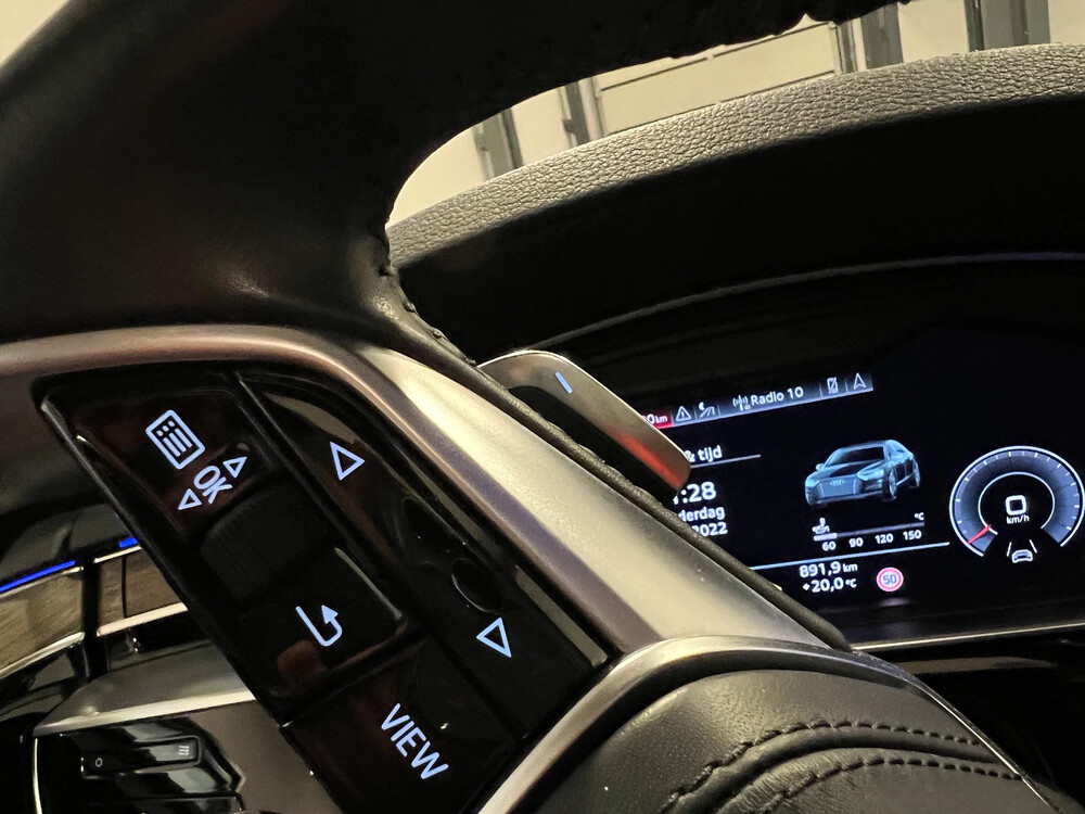 Audi A8 55 TFSI QUATTRO Hybrid Pro Line Plus 340PS 2018 NEUMODELL, L-574-RN