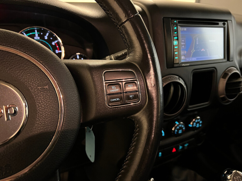 Jeep Wrangler Unlimited 2.8 CRD Rubicon 200pk 2012 Cabriolet, 2-TGJ-65