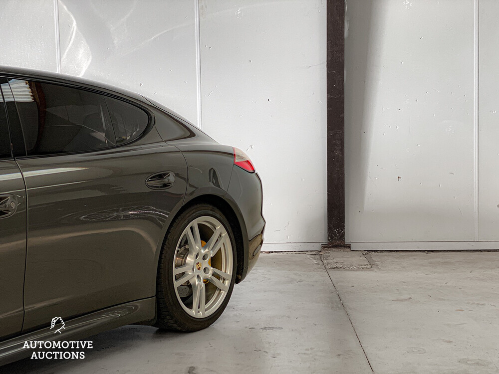Porsche Panamera 4.8 Turbo S 551PS 2013, 9-KXB-42