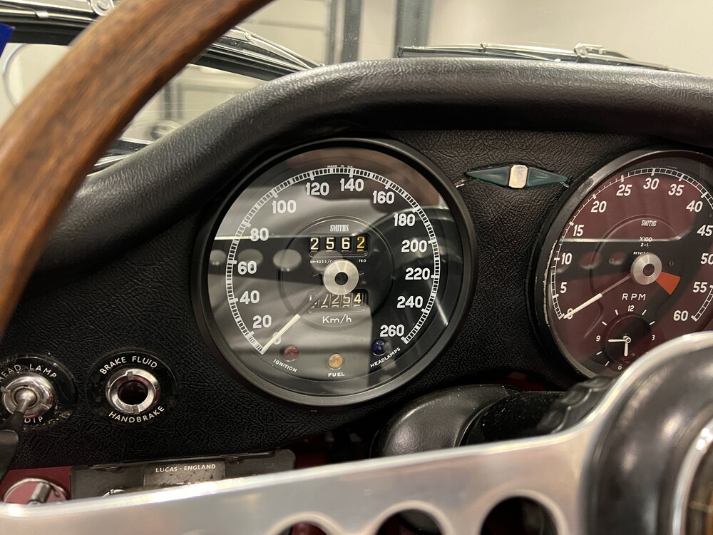 Jaguar E-Type Series 1 OTS 4.2 Zes-in-Lijn Cabriolet 1967, DZ-73-87