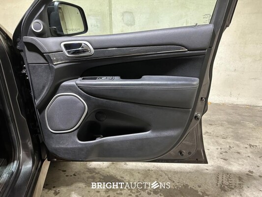 Jeep Grand Cherokee 6.4 V8 SRT8 468PK 2014, 2-ZBL-19