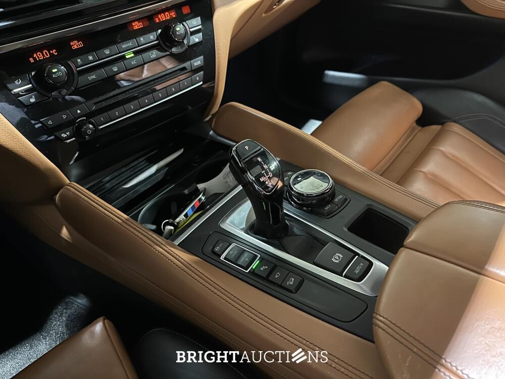 BMW X6 xDrive50i High Executive 4.4 V8 449pk 2015, RJ-025-N