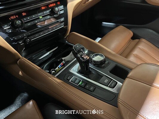 BMW X6 xDrive50i High Executive 4.4 V8 449pk 2015, RJ-025-N