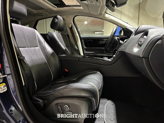 Jaguar XJ 3.0 D Premium Luxury 300pk 2016, RV-612-X