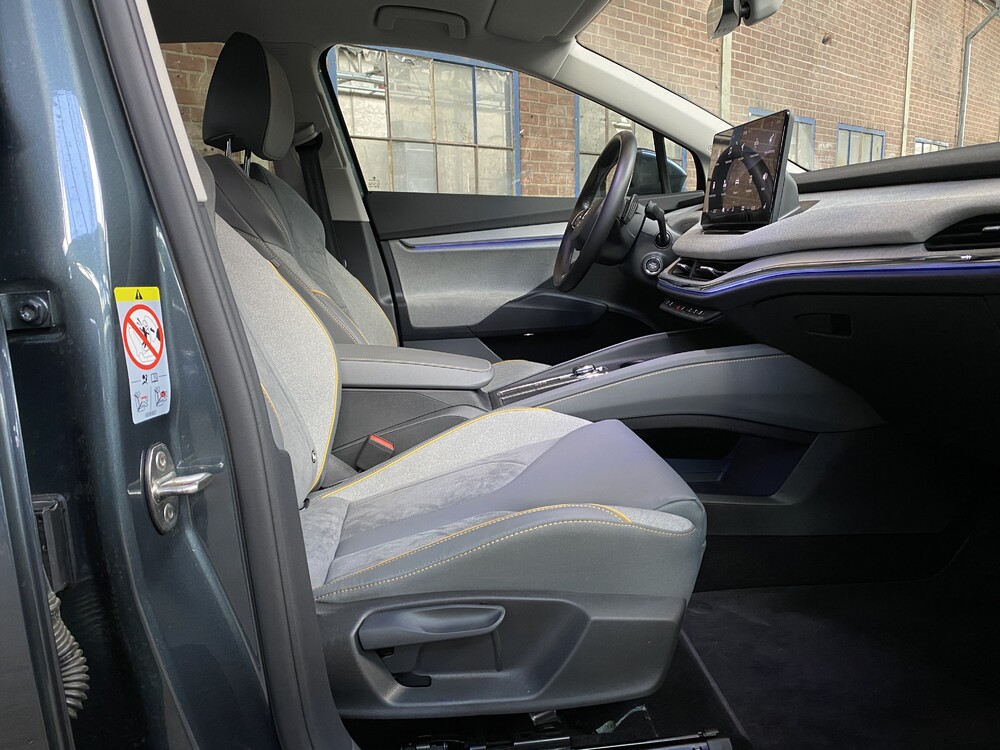 Skoda Enyaq iV 60 179hp 2021 Manufacturer's Warranty.