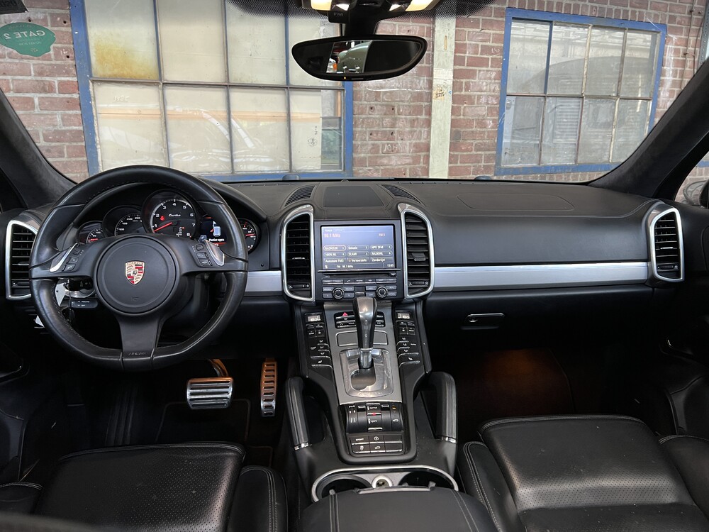 Porsche Cayenne 4.8 Turbo 500pk 2012, 71-ZVF-9