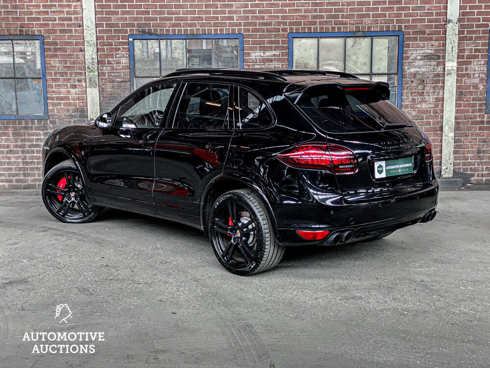 Porsche Cayenne 4.8 Turbo 500pk 2012, 71-ZVF-9