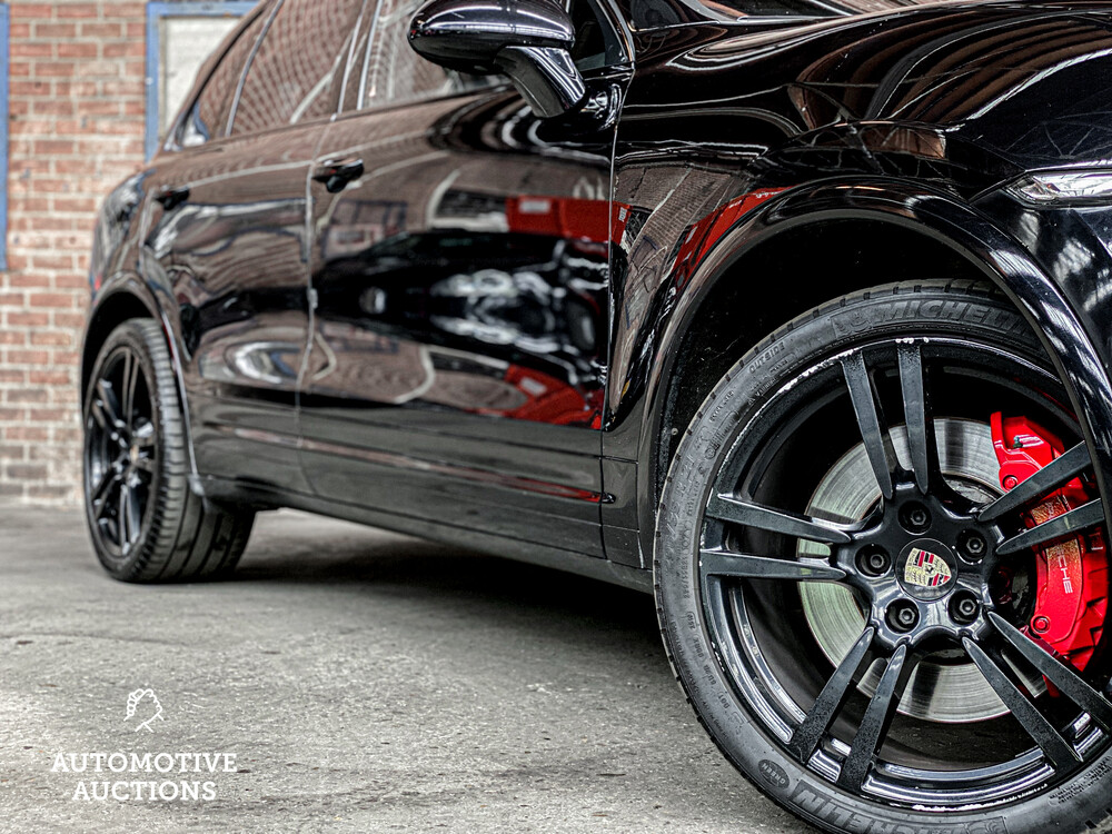 Porsche Cayenne 4.8 Turbo 500pk 2012, 71-ZVF-9