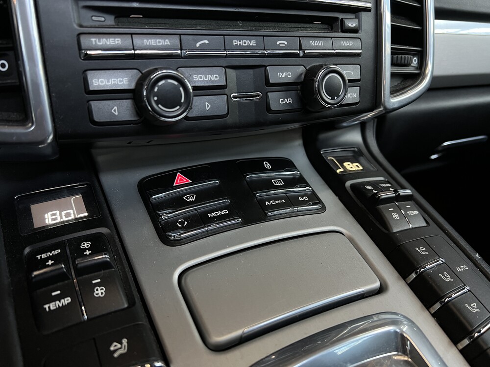 Porsche Cayenne 4.8 Turbo 500pk 2012, 71-ZVF-9