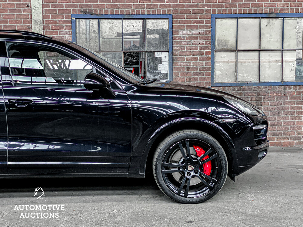 Porsche Cayenne 4.8 Turbo 500pk 2012, 71-ZVF-9
