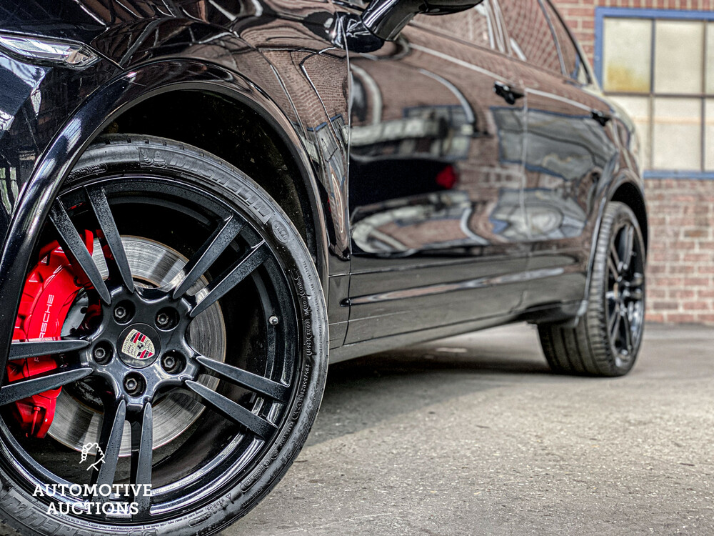 Porsche Cayenne 4.8 Turbo 500pk 2012, 71-ZVF-9