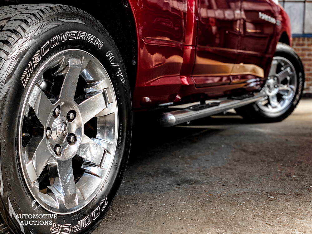 Dodge RAM 1500 5.7 V8 4x4 Quad Cab 6'4 Pick-Up 2011