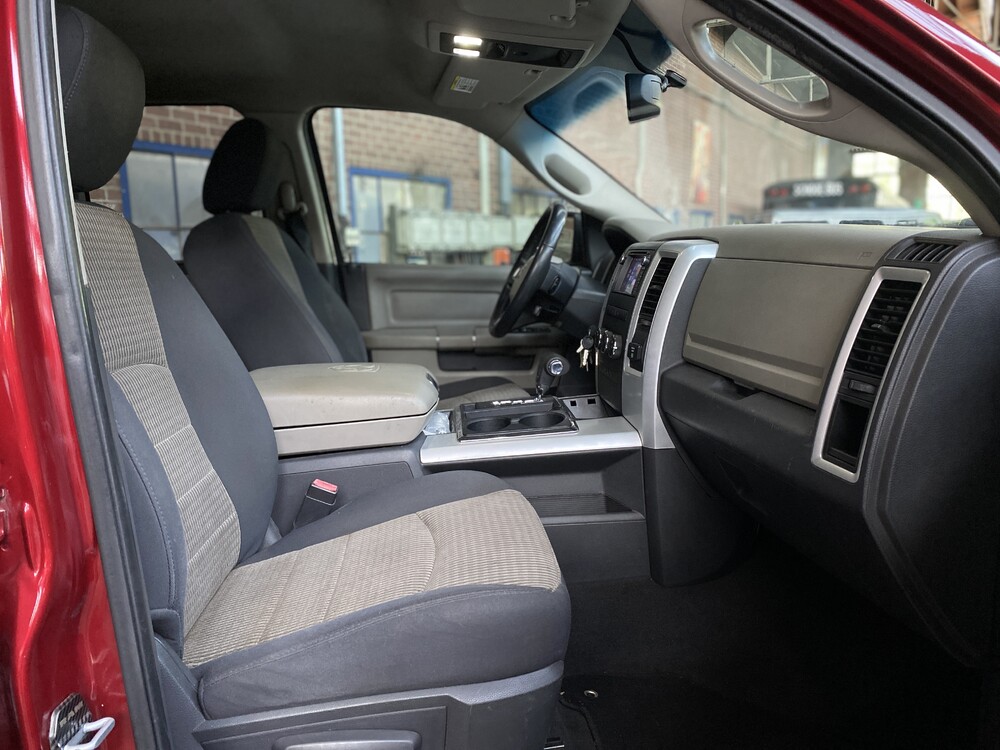 Dodge RAM 1500 5.7 V8 4x4 Quad Cab 6'4 Pick-Up 2011