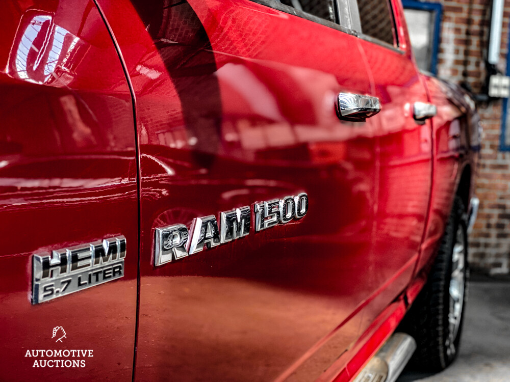 Dodge RAM 1500 5.7 V8 4x4 Quad Cab 6'4 Pick-Up 2011