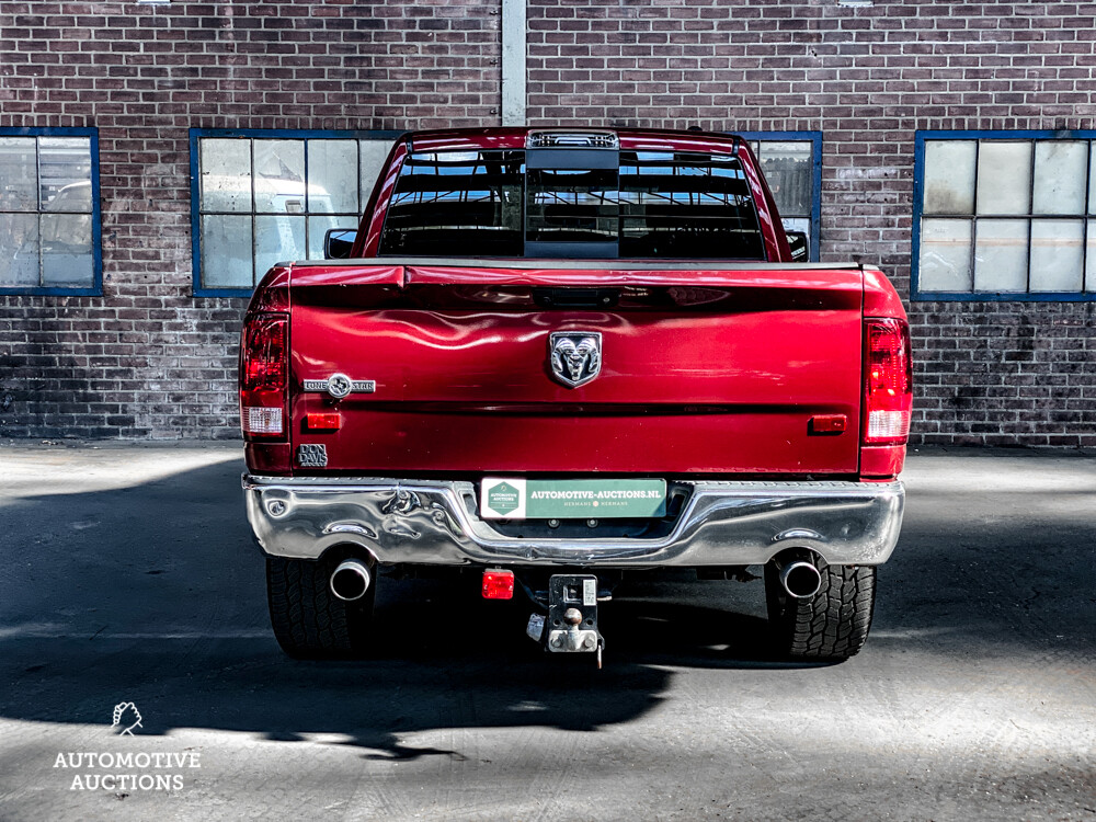 Dodge RAM 1500 5.7 V8 4x4 Quad Cab 6'4 Pick-Up 2011