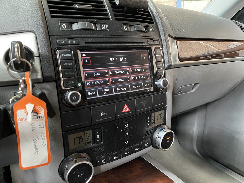 Volkswagen Touareg 3.6 V6 FSI Highline 280pk 2008, 37-HGR-5