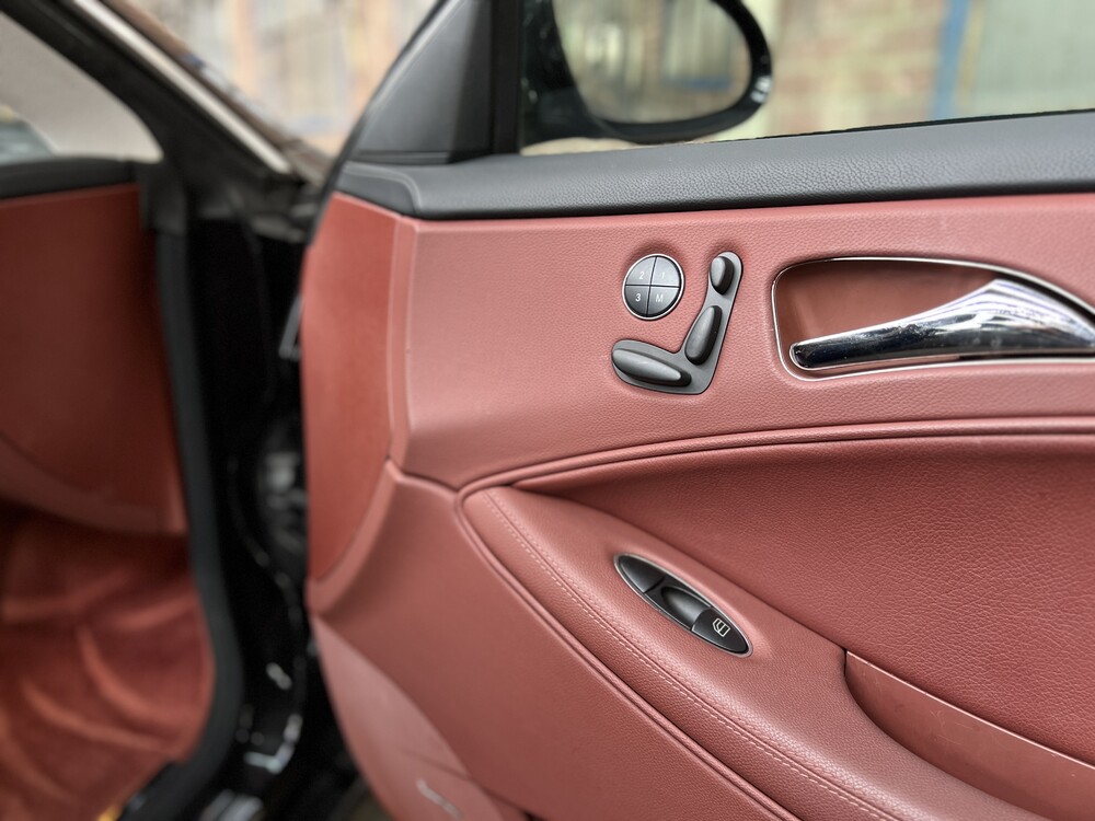 Mercedes-Benz CLS500 5.0 V8 306pk 2005 CLS-Klasse -Youngtimer-