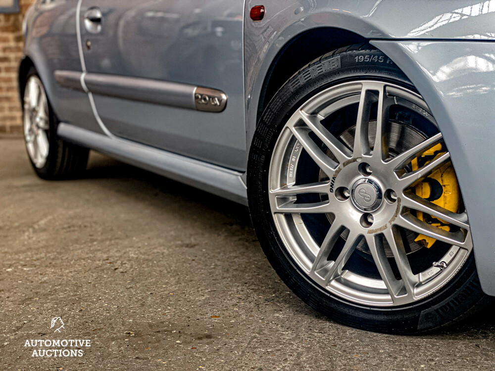 Renault Sport Clio RS 2.0 172hp 2004 -YOUNGTIMER-.