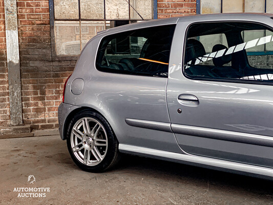 Renault Sport Clio RS 2.0 172hp 2004 -YOUNGTIMER-.