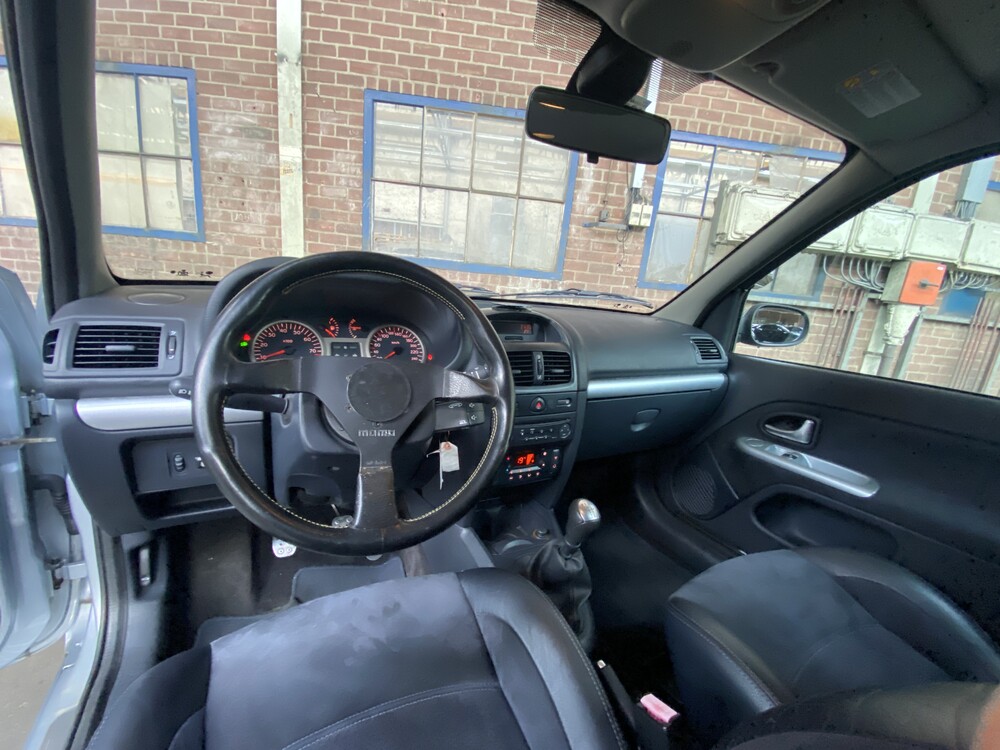 Renault Sport Clio RS 2.0 172hp 2005 -YOUNGTIMER-.
