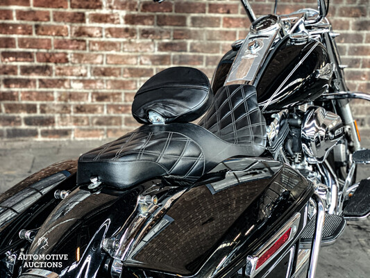 2014 Harley Davidson Road King FLHR Cruiser.