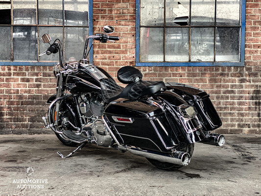 2014 Harley Davidson Road King FLHR Cruiser.